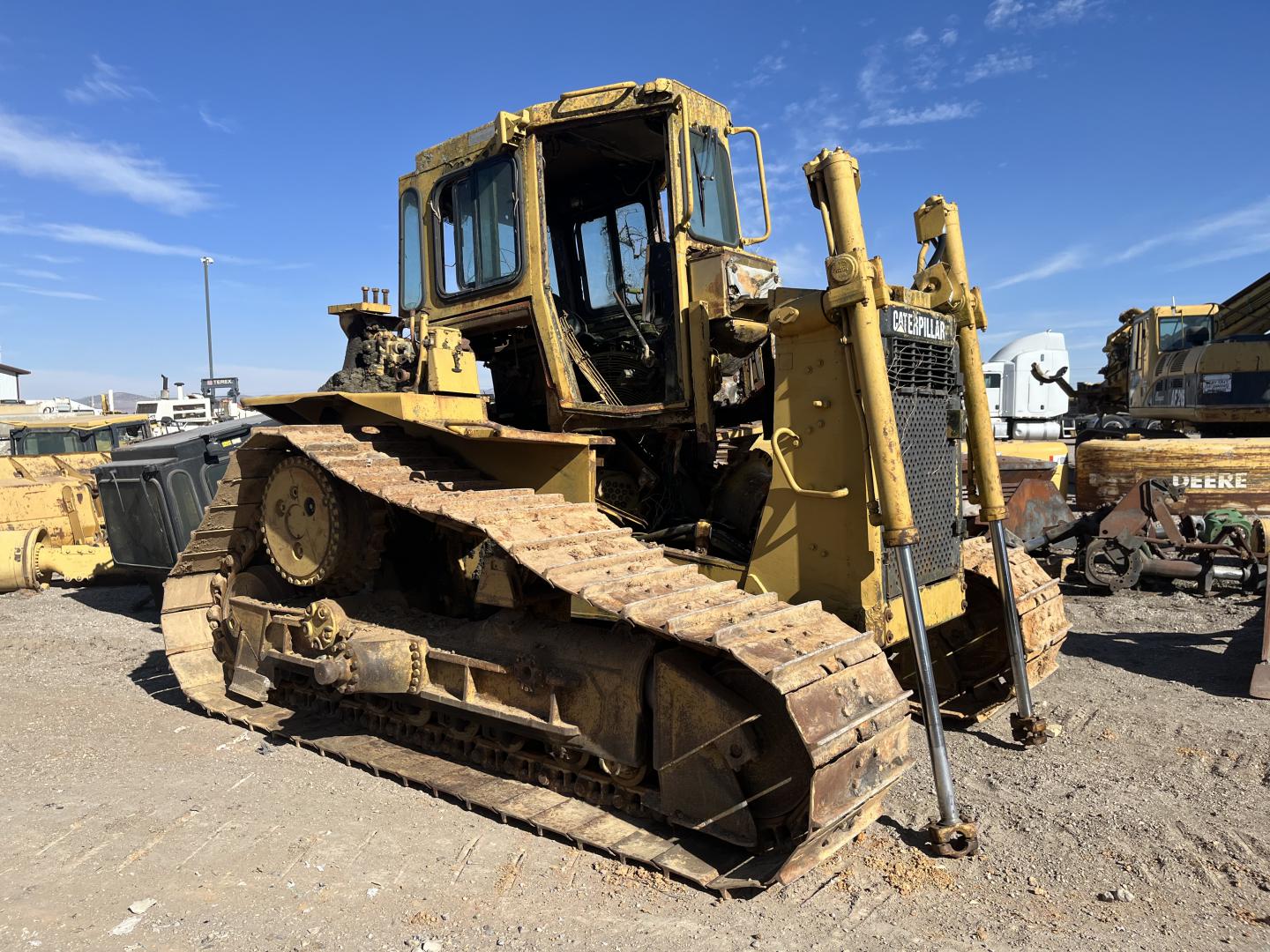 ./imagenes/INVOICE/2019/17379/TAPADOR FRONTAL CATERPILLAR D6HLGP (1).JPG